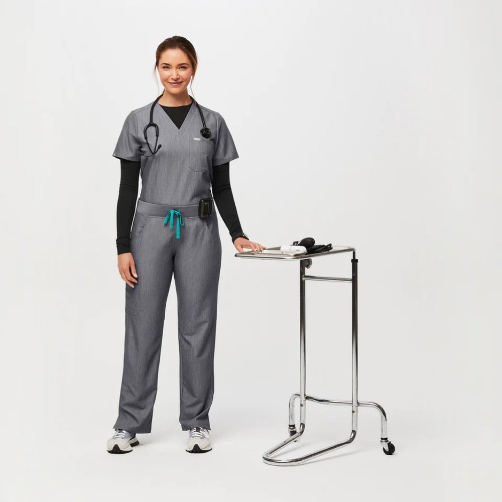 NWT Graphite Kade Cargo Scrub Pants/Graphite Casma Three-Pocket Scrub Top Set